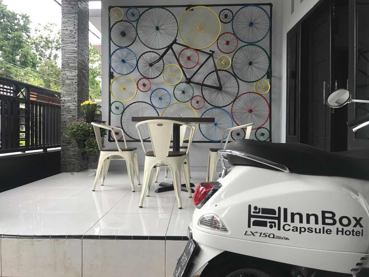 Innbox Capsule Hotel Jember Exterior photo
